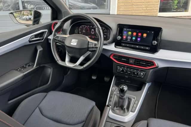 SEAT Arona (2023) thumbnail 4