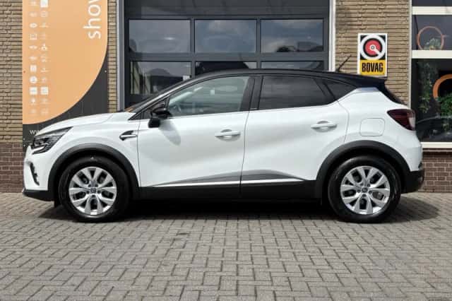 Renault Captur (2021) thumbnail 3