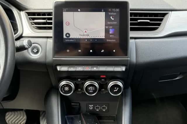 Renault Captur (2021) thumbnail 6