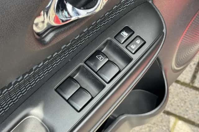 Nissan Note (2014) thumbnail 24