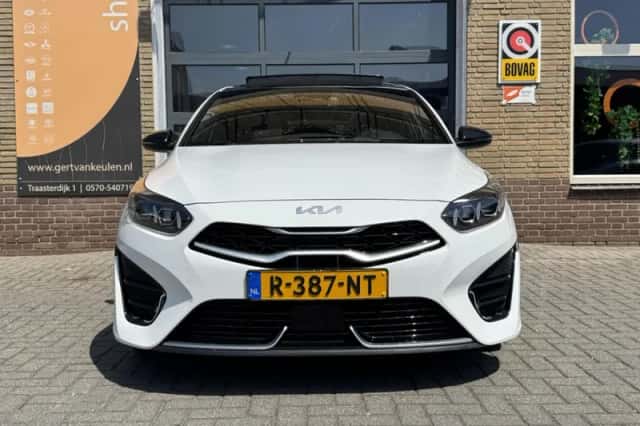 Kia PRO CEED (2022) thumbnail 2