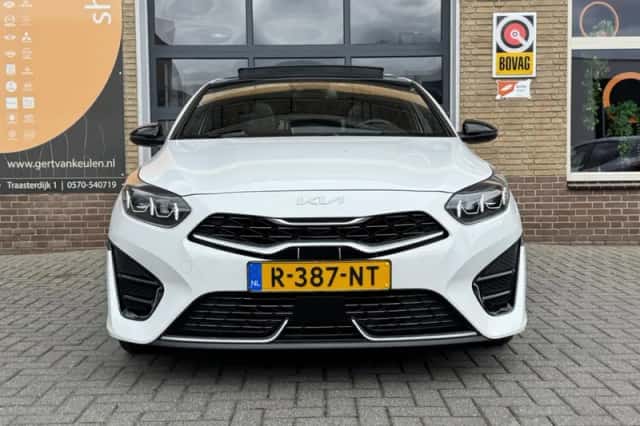 Kia PRO CEED (2022) thumbnail 4