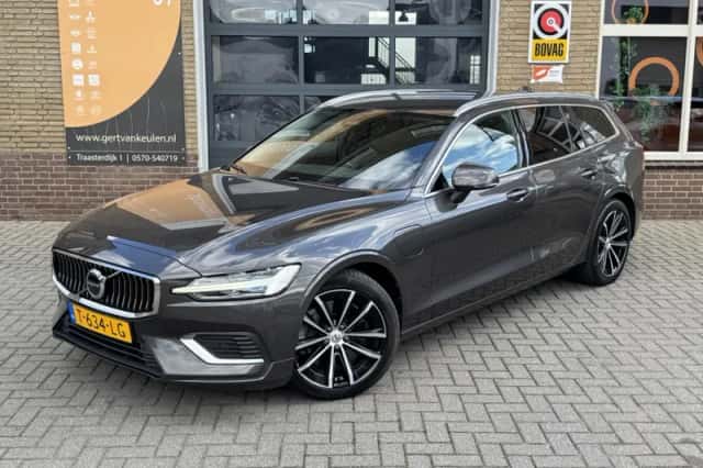Volvo V60 (2023) thumbnail 4