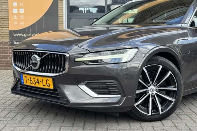 Volvo V60 (2023) thumbnail 6