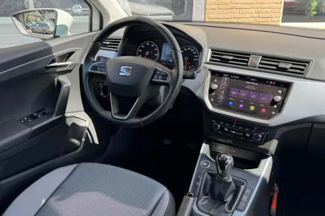 SEAT Arona (2021) thumbnail 4