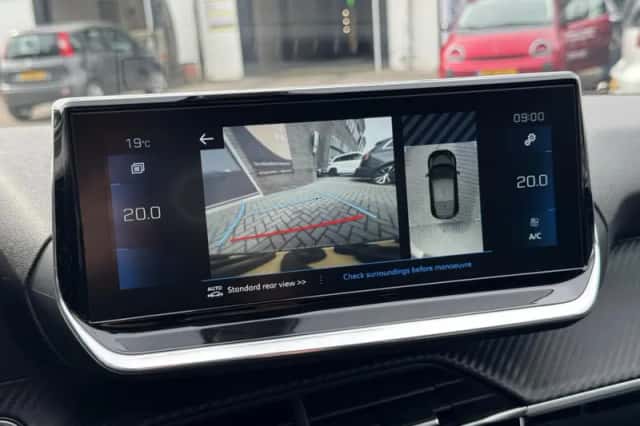 Peugeot 208 (2021) thumbnail 14