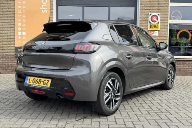 Peugeot 208 (2021) thumbnail 8