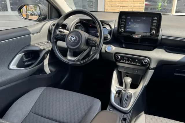 Toyota Yaris (2021) thumbnail 6