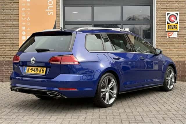 Volkswagen Golf (2021) thumbnail 2