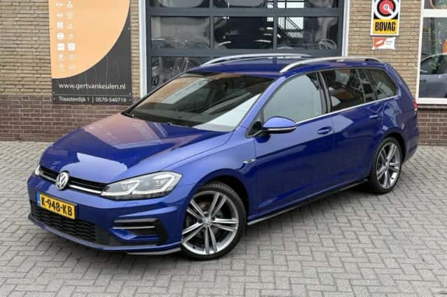Volkswagen Golf (2021) thumbnail 4