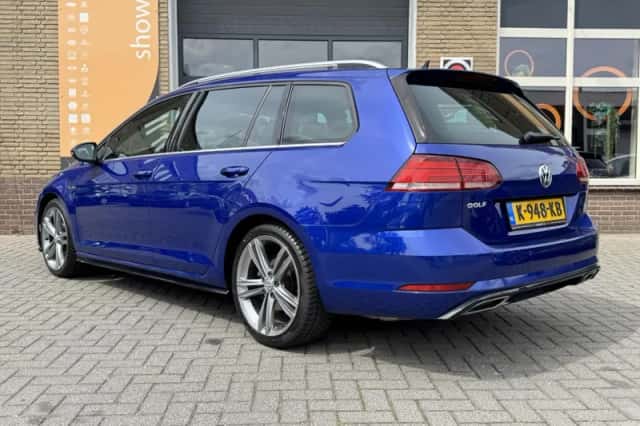 Volkswagen Golf (2021) thumbnail 4