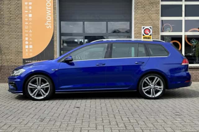 Volkswagen Golf (2021) thumbnail 5