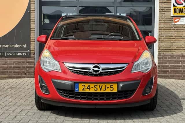 Opel Corsa (2011) thumbnail 2