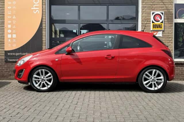 Opel Corsa (2011) thumbnail 4