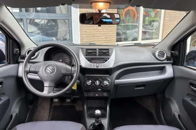 Suzuki Alto (2014) thumbnail 4