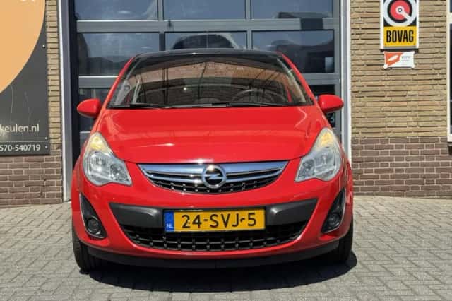 Opel Corsa (2011) thumbnail 2