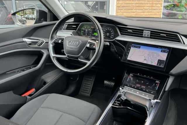 Audi e-tron (2022) thumbnail 5