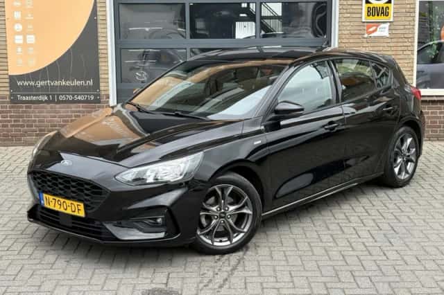 Ford Focus (2021) thumbnail 4