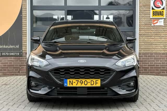 Ford Focus (2021) thumbnail 6