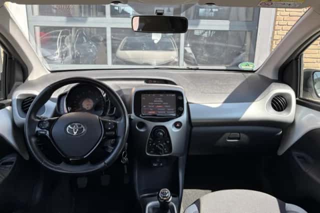 Toyota Aygo (2017) thumbnail 3