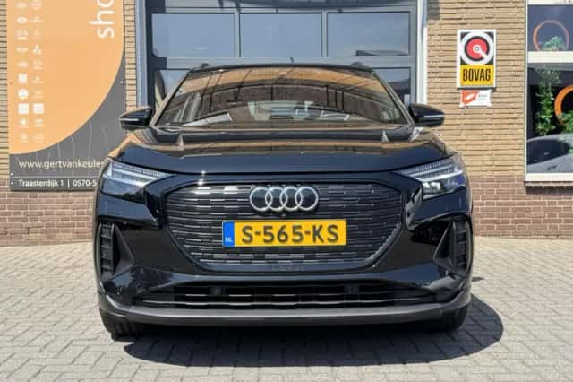 Audi Q4 e-tron (2023) thumbnail 2