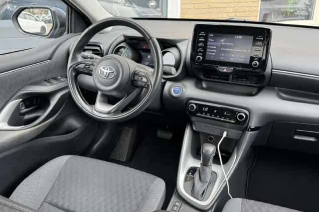 Toyota Yaris (2021) thumbnail 4