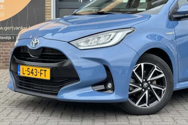 Toyota Yaris (2021) thumbnail 5