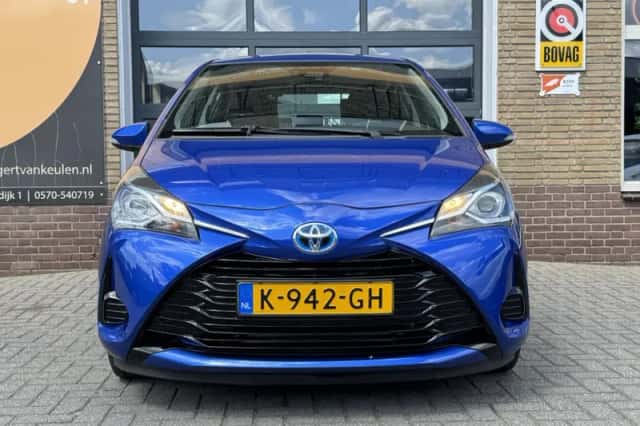 Toyota Yaris (2020) thumbnail 2