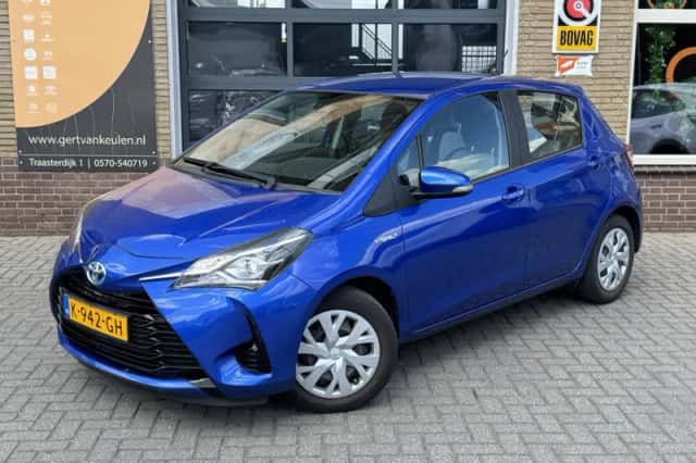 Toyota Yaris (2020) thumbnail 3