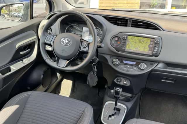 Toyota Yaris (2020) thumbnail 4