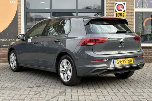 Volkswagen Golf (2023) thumbnail 4