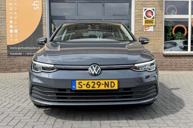 Volkswagen Golf (2023) thumbnail 4