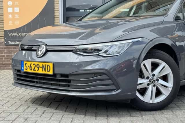 Volkswagen Golf (2023) thumbnail 5