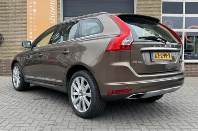 Volvo XC60 (2017) thumbnail 6