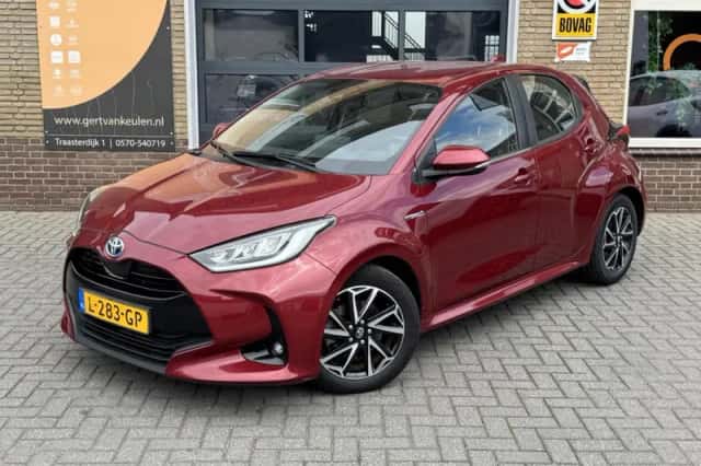 Toyota Yaris (2021) thumbnail 4
