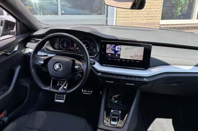 Škoda Octavia (2022) thumbnail 4
