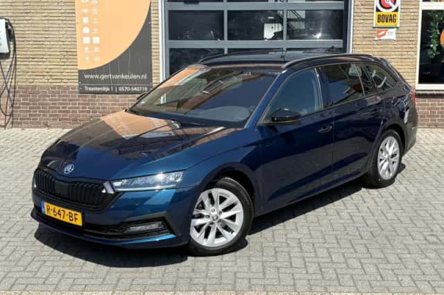 Škoda Octavia (2022) thumbnail 5