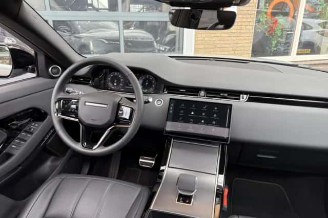 Land Rover Range Rover Evoque (2025) thumbnail 4