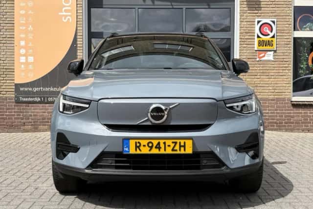 Volvo XC40 (2022) thumbnail 2