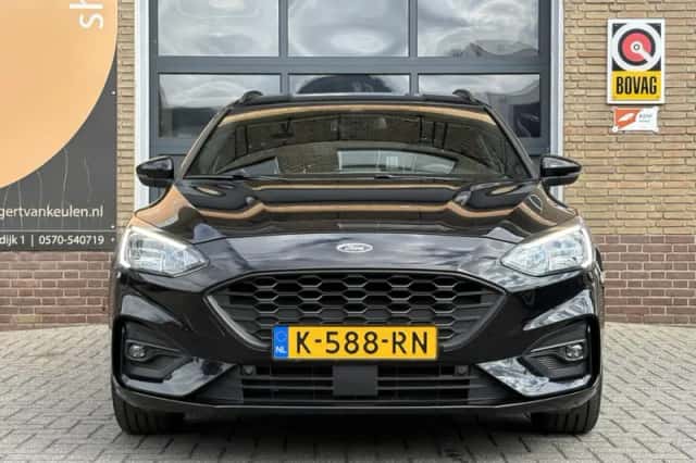 Ford Focus (2021) thumbnail 2