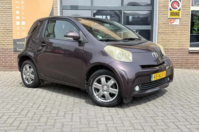 Toyota IQ (2010) thumbnail 2
