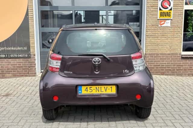 Toyota IQ (2010) thumbnail 3