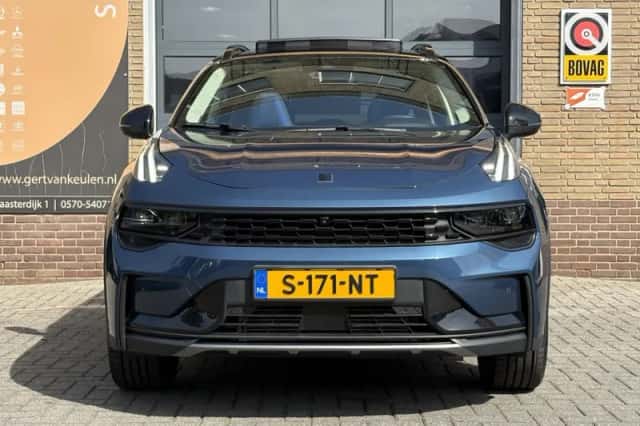 Lynk & Co 01 (2023) thumbnail 2