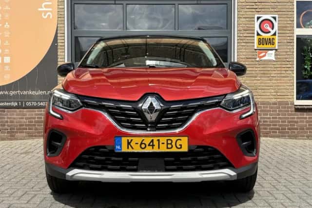 Renault Captur (2020) thumbnail 2