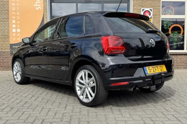 Volkswagen Polo (2015) thumbnail 6