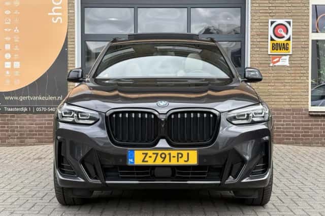 BMW X3 (2024) thumbnail 1