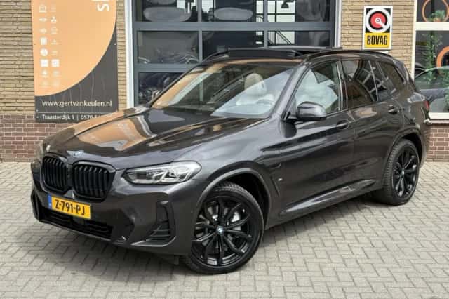 BMW X3 (2024) thumbnail 4