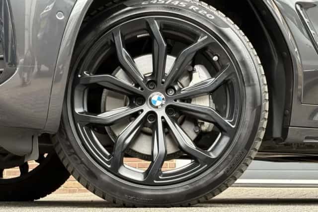 BMW X3 (2024) thumbnail 5