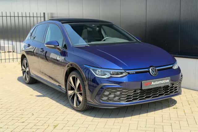 Volkswagen Golf (2022) thumbnail 2