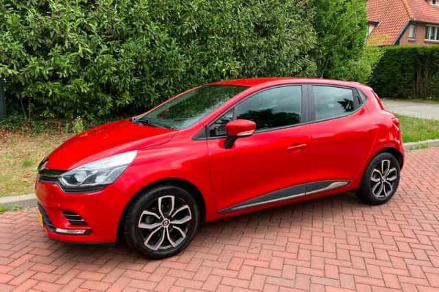 Renault Clio (2018) thumbnail 1